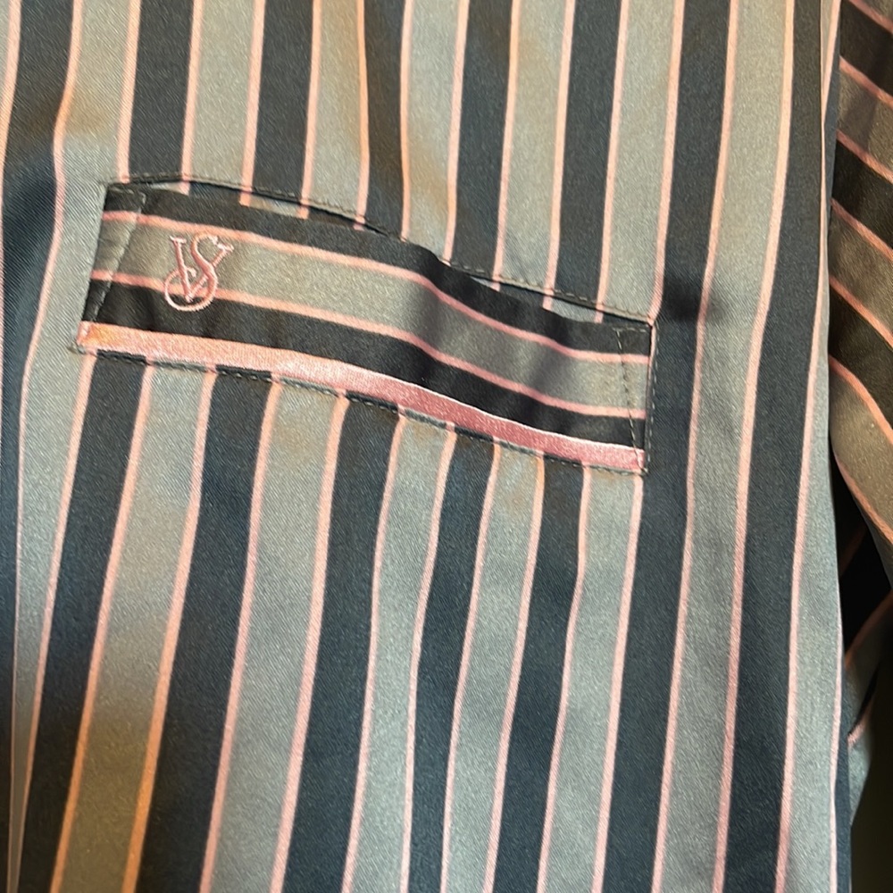 Victoria’s Secret sleep top - Picture 3 of 5